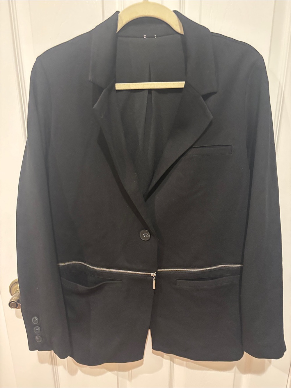 Black Women's Zip-Pocket Blazer Jacket